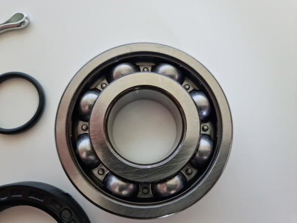 Porsche 356 Rear axle seal kit and bearing 64434411