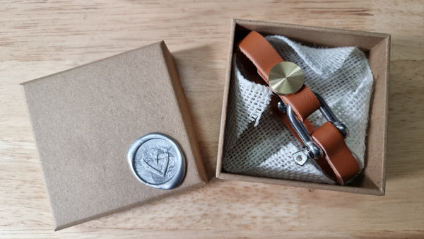 Classic car Inspired D shackle Bracelet