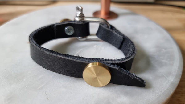 Classic car Inspired D shackle Bracelet